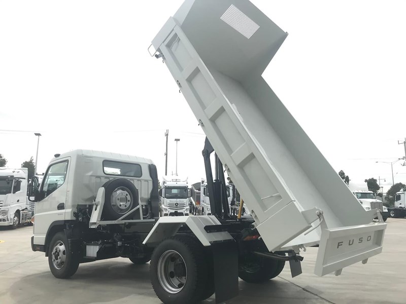 fuso canter 857587 021