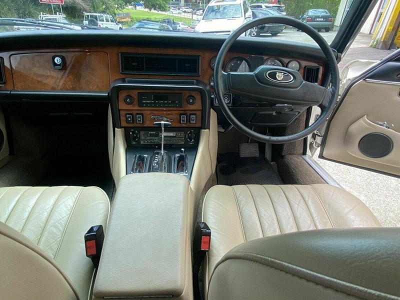 jaguar sovereign 873730 015