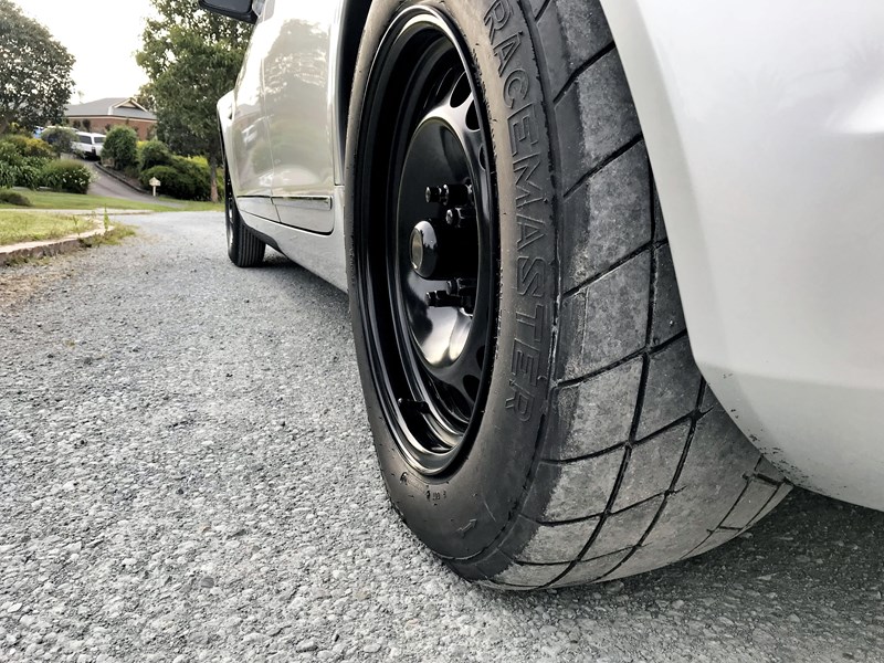 holden calais 873943 009