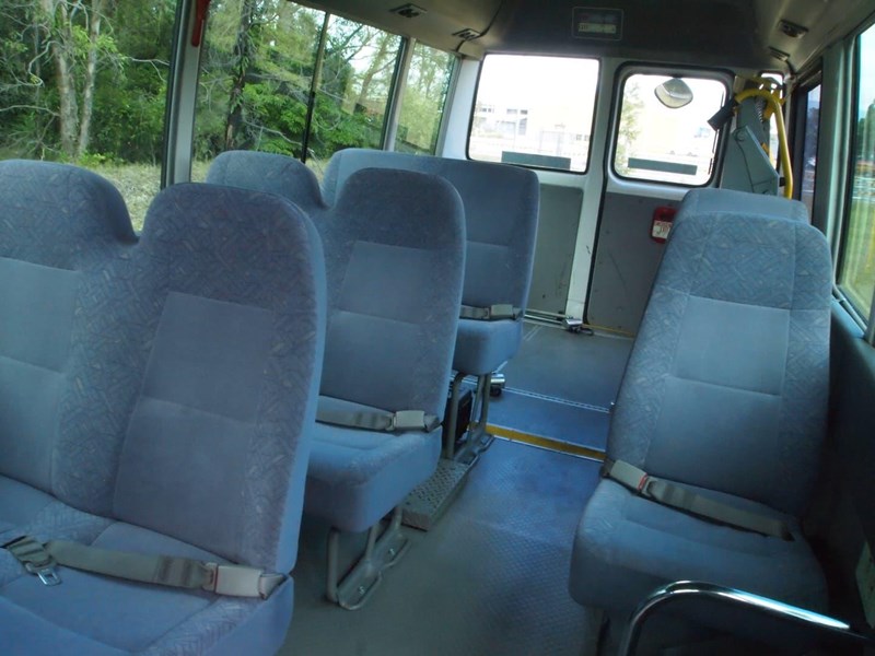 toyota coaster deluxe 863632 035