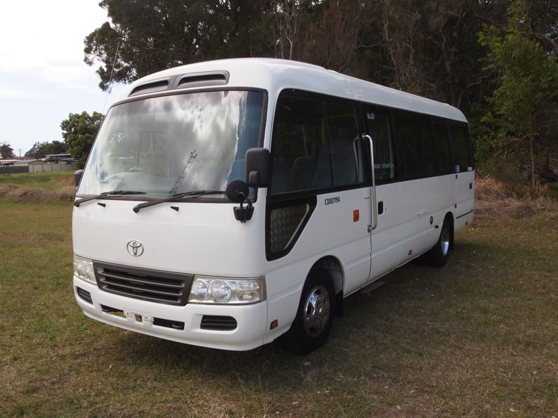 toyota coaster deluxe 863632 001