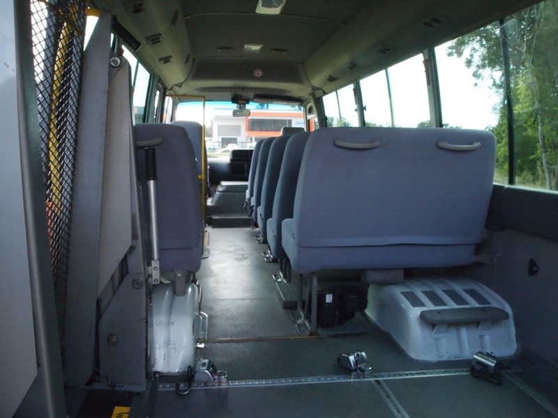 toyota coaster deluxe 863632 021