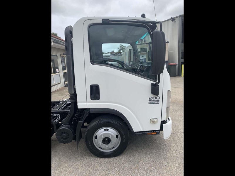 isuzu nnr200 874026 019