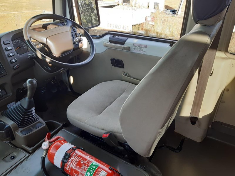 mitsubishi rosa 858215 023