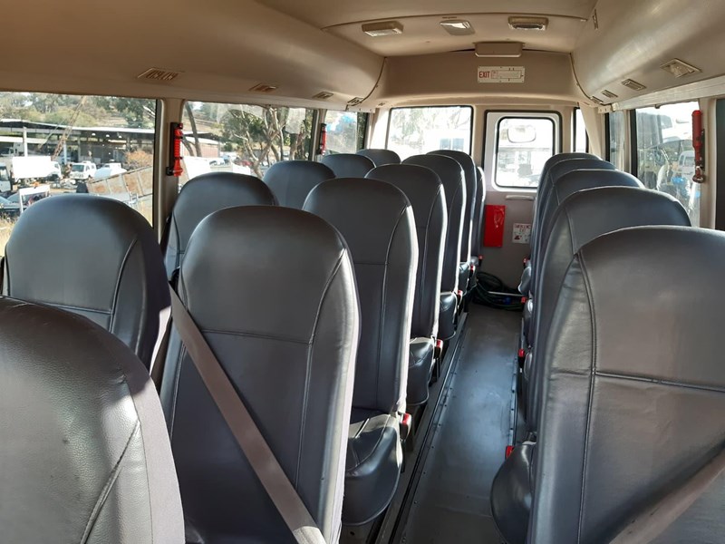 mitsubishi rosa 858215 021