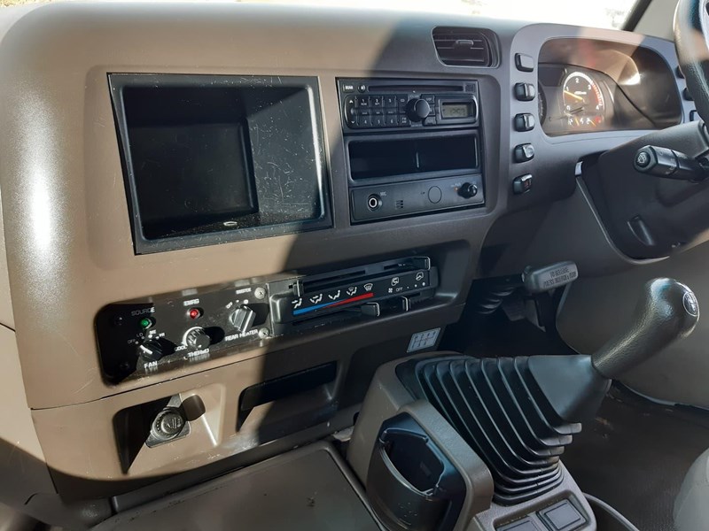 mitsubishi rosa 858215 017