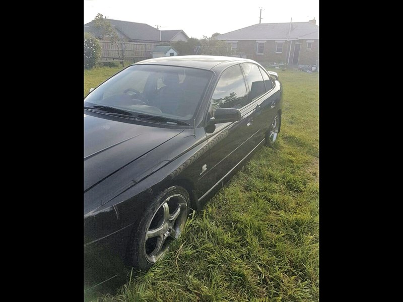 holden sv 874453 007