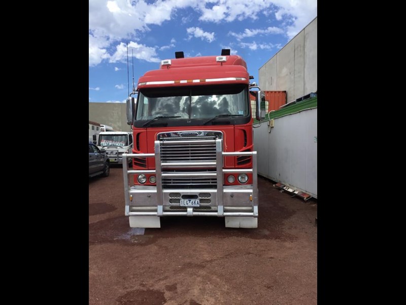 freightliner argosy 874285 009