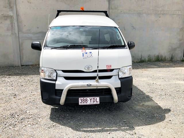 toyota hiace commuter bus 874448 005