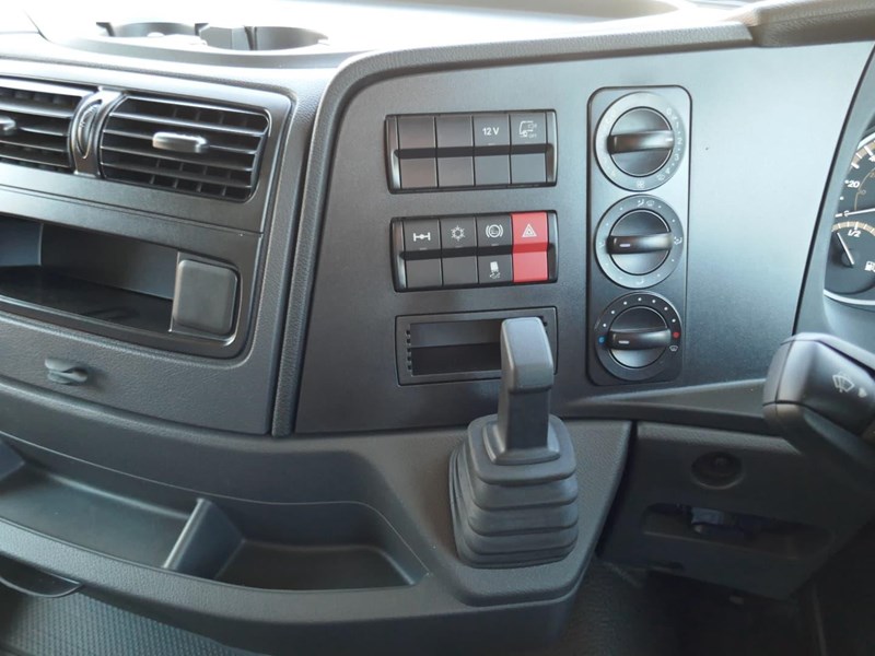 mercedes-benz atego 845900 029