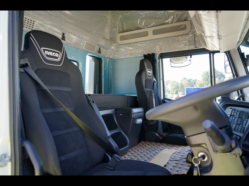 iveco stralis x-way 833629 021