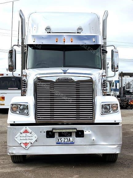 freightliner coronado 863130 003