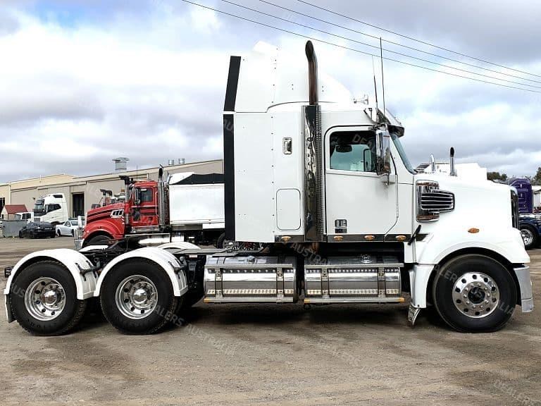 freightliner coronado 863130 015