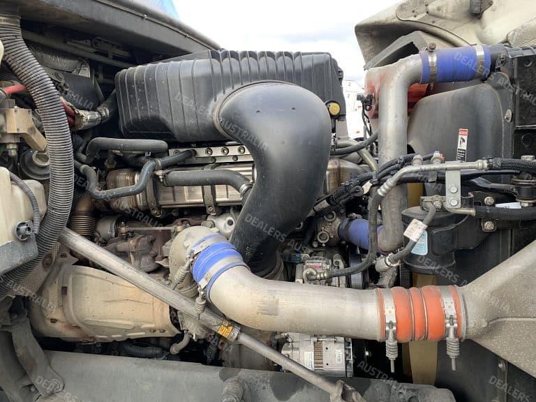 freightliner coronado 863130 067