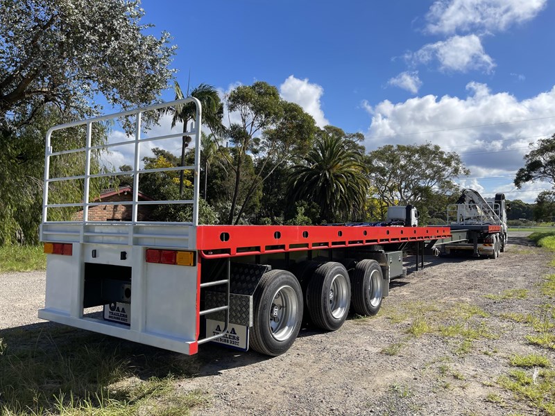 aaa trailers triaxle flat top extendable 874810 013