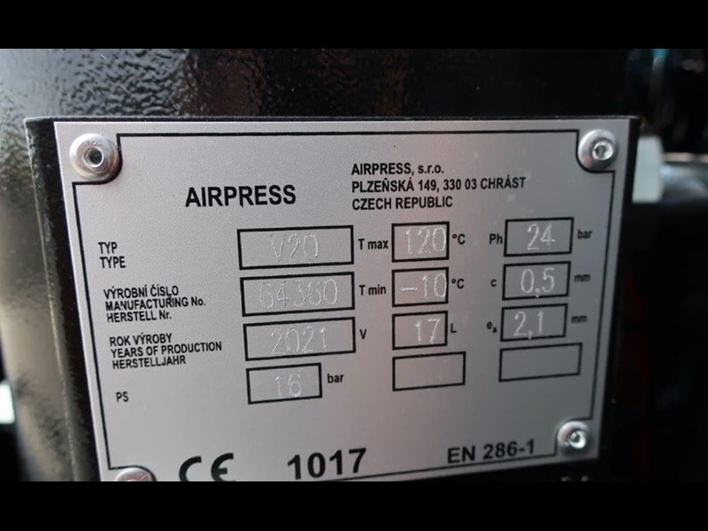 bruder kompressor 176cfm portable diesel compressor trailer mounted 873265 019