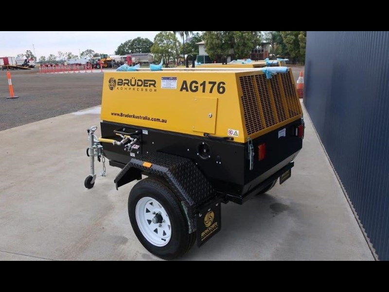 bruder kompressor 176cfm portable diesel compressor trailer mounted 873267 003