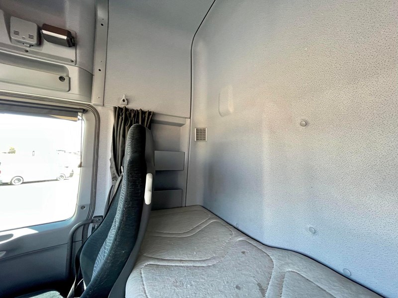 mercedes-benz actros 2646 875018 043