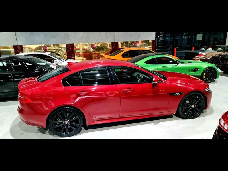 jaguar xe 875136 021