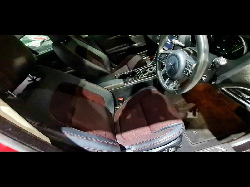 jaguar xe 875136 049