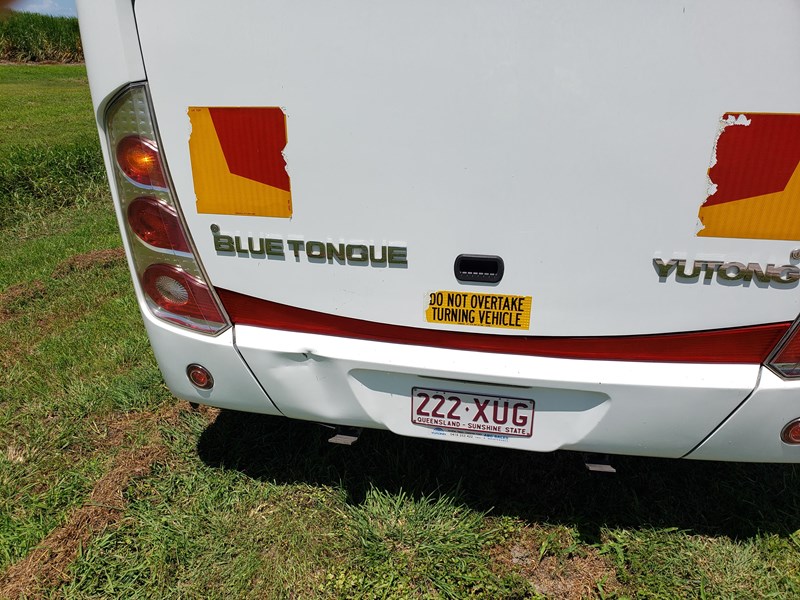 yutong zk6930h 9m midicoach 39 seater 875202 005