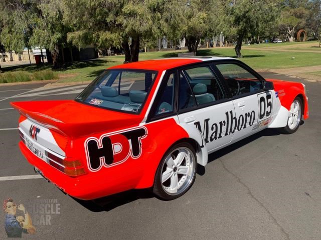 hdt commodore 875228 011