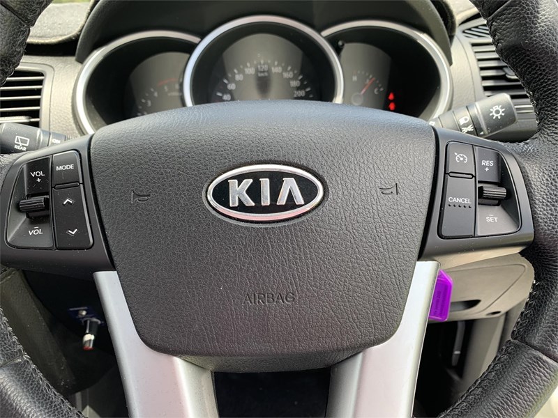 kia sorento 875264 077