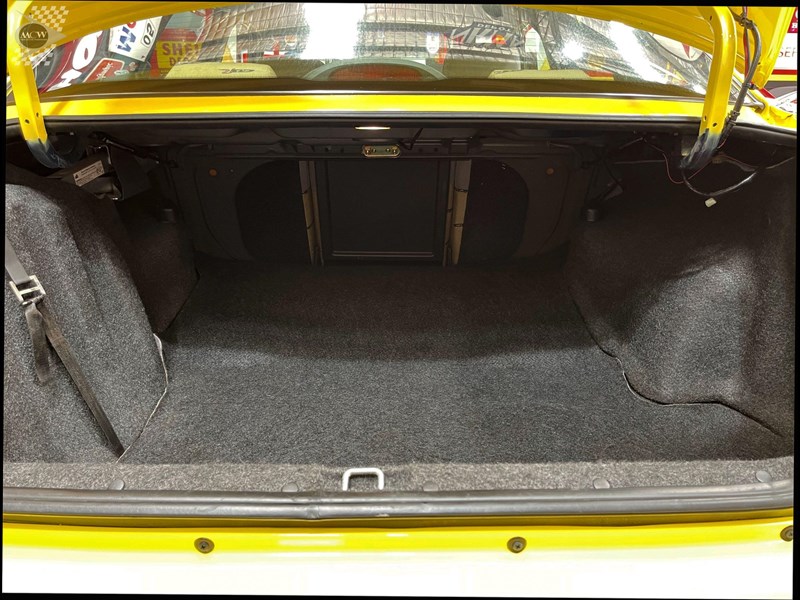 holden commodore 875157 077
