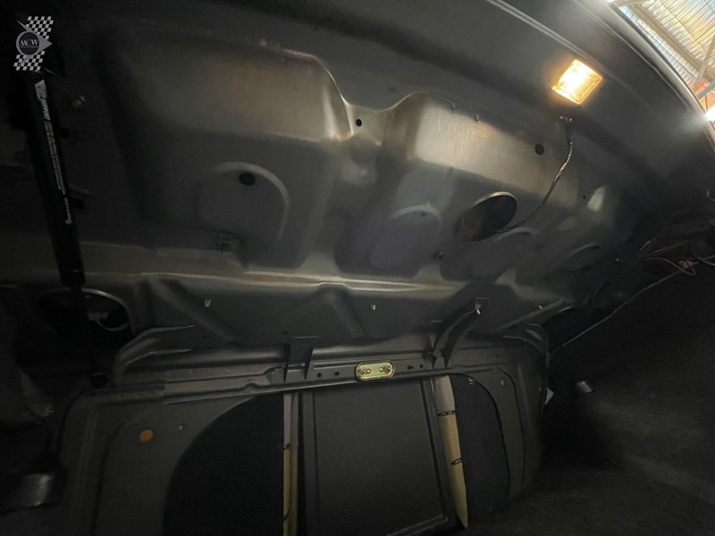 holden commodore 875157 083
