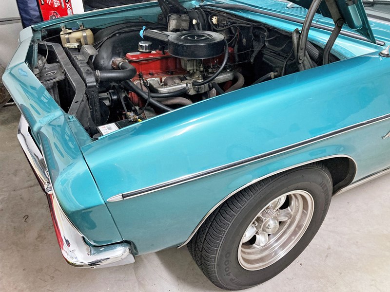holden hq 875716 005