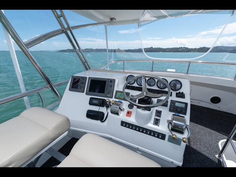 luhrs 36 875694 023