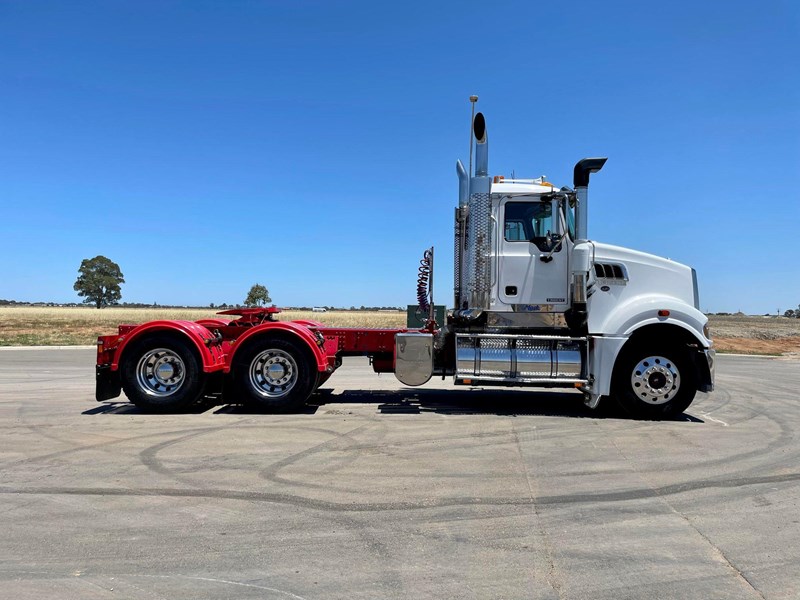 mack trident 875709 009