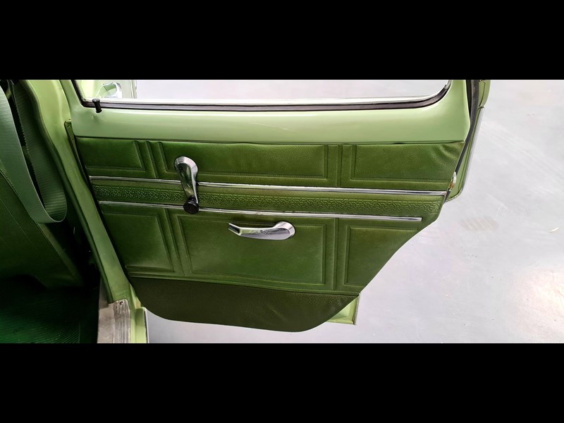 holden kingswood 875494 039