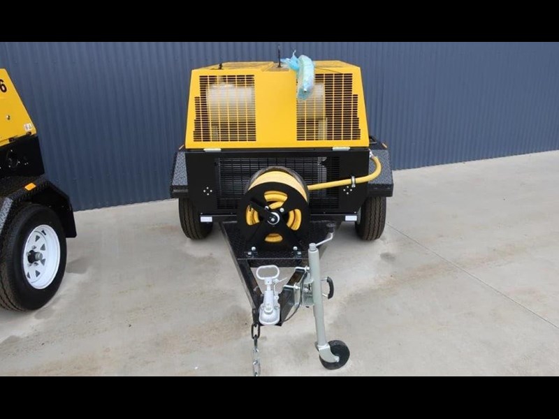 bruder kompressor 176cfm portable diesel compressor trailer mounted 873276 005