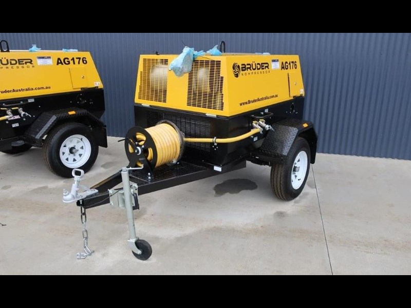 bruder kompressor 176cfm portable diesel compressor trailer mounted 873278 001