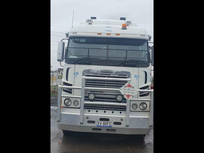 freightliner argosy 876197 003