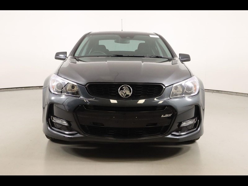 holden commodore ss-v 876207 003