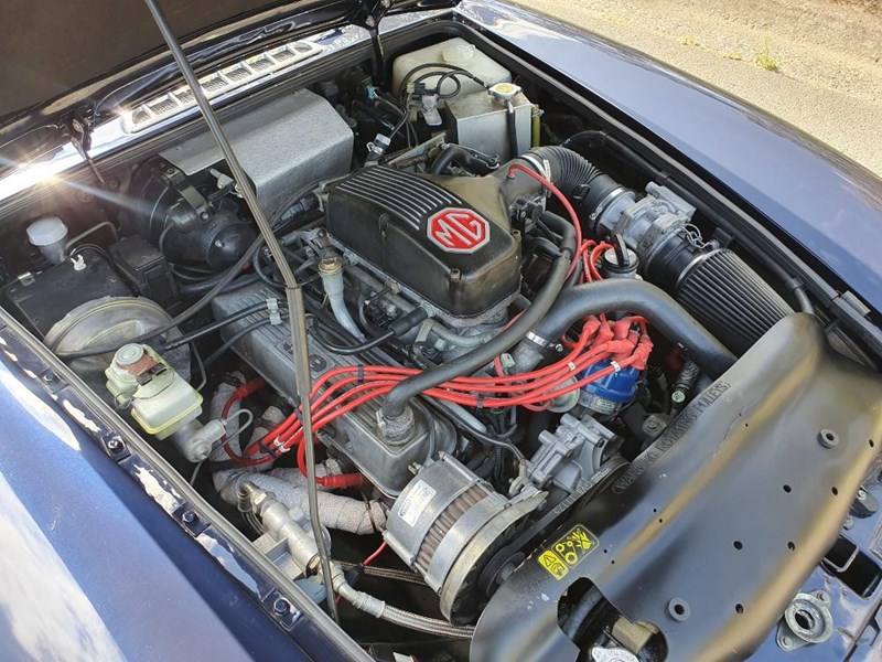 mg rv8 876483 051