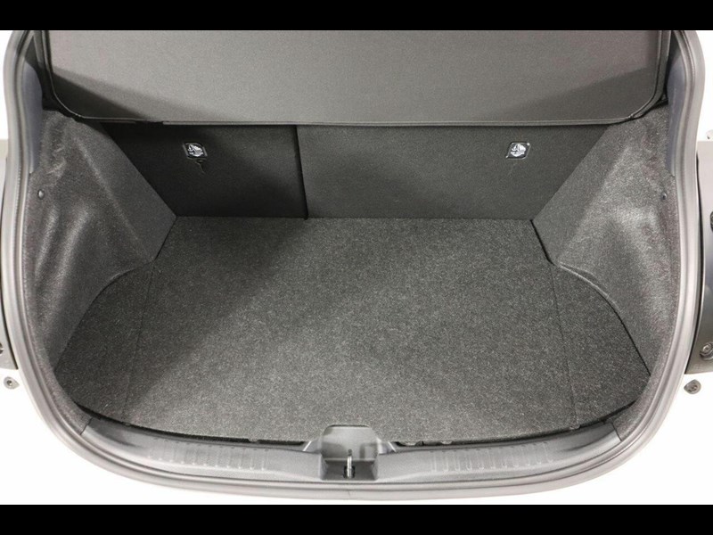 toyota yaris 876646 035