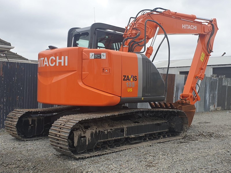 hitachi zx135 824562 007