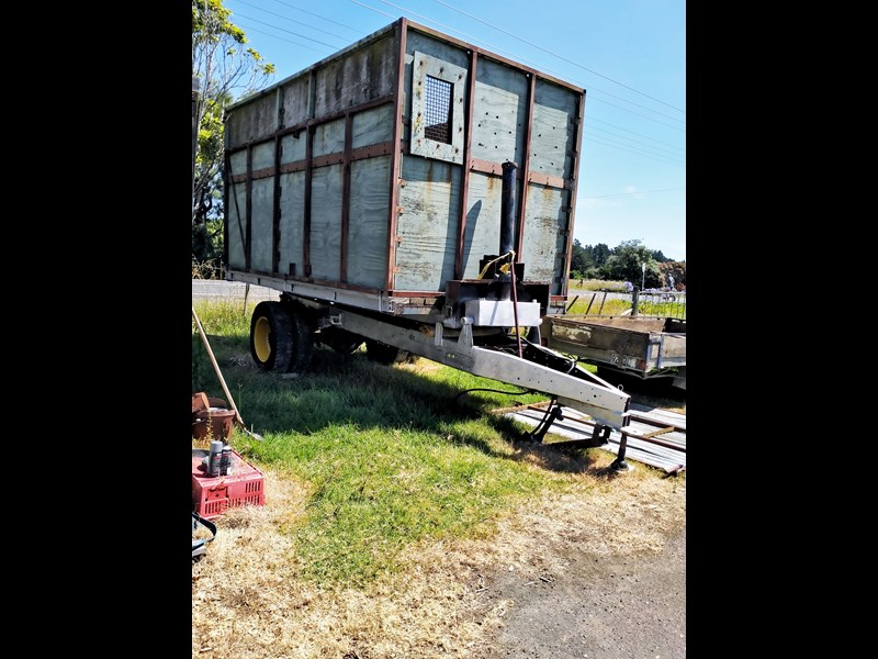 home made stock/silerage trailer 876670 011