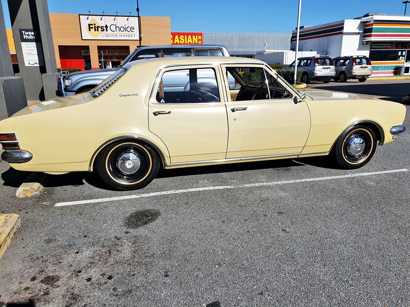 holden ht 876846 001