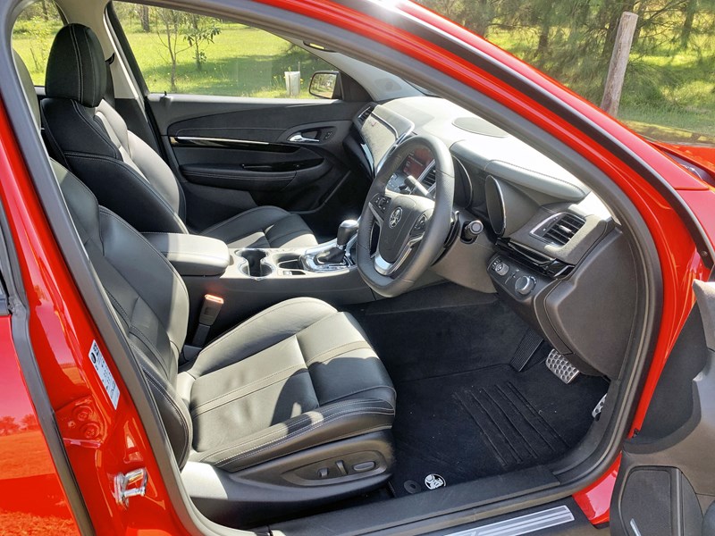 holden commodore ss-v 876852 017