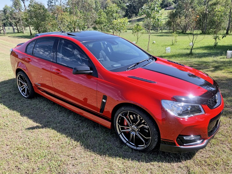 holden commodore ss-v 876852 003