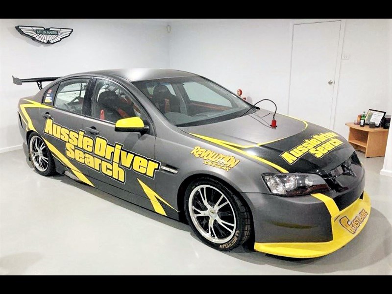holden commodore 876838 001