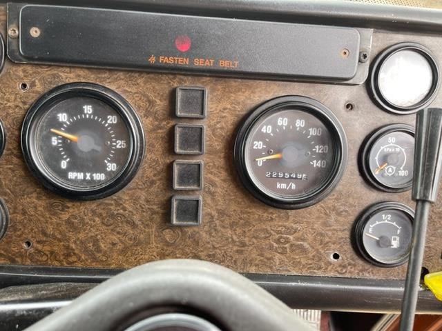 freightliner fl112 877602 013