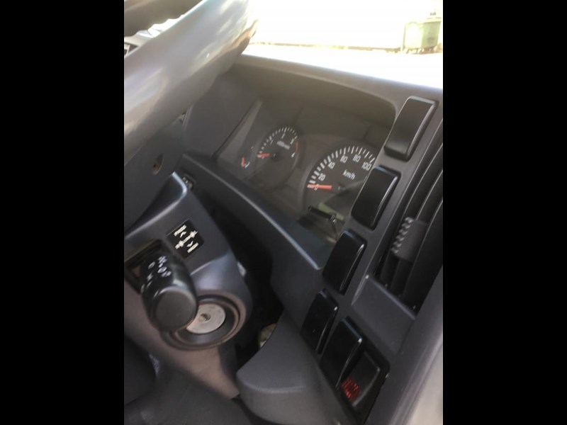isuzu npr300 877250 033