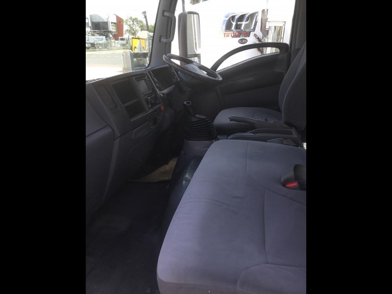 isuzu npr300 877250 043