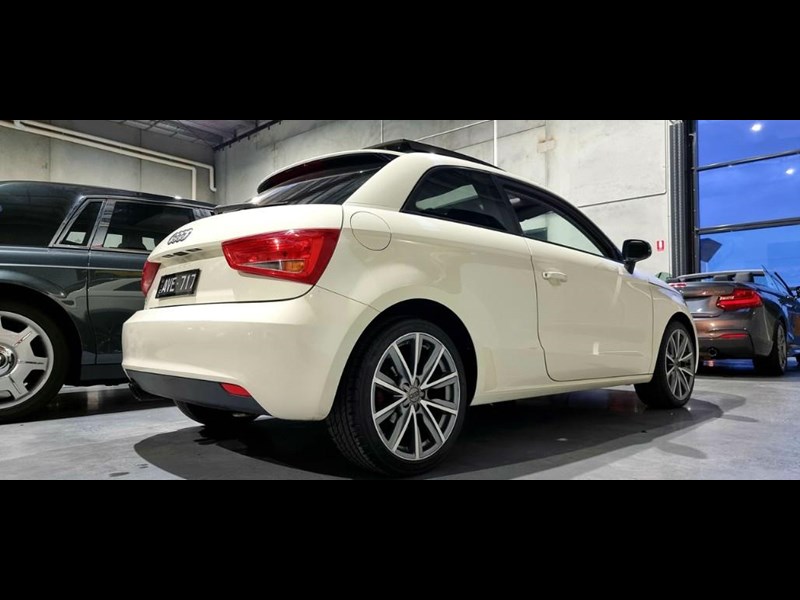 audi a1 877911 023