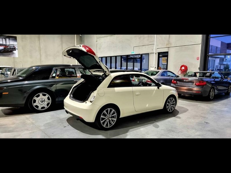 audi a1 877911 059